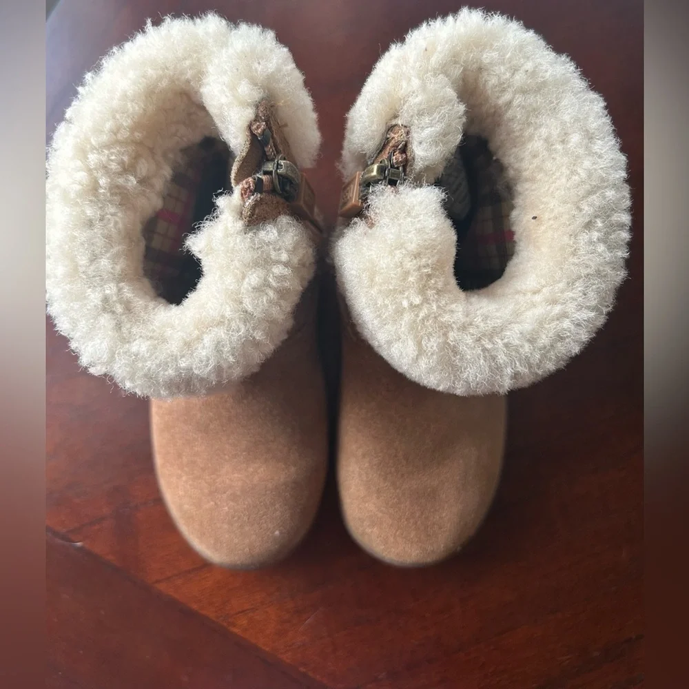 UGG tan boots